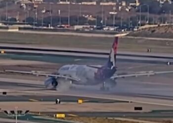 Πιλότος ακύρωσε την απογείωση επειδή κουνιόταν η ρόδα του αεροσκάφους