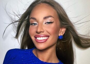 Ανδρομάχη: «Τσαντίρι το αμάξι…» – Το χιουμοριστικό βίντεο στο TikTok για το ταξίδι με τον γιο της