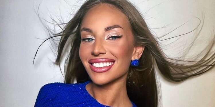 Ανδρομάχη: «Τσαντίρι το αμάξι…» – Το χιουμοριστικό βίντεο στο TikTok για το ταξίδι με τον γιο της