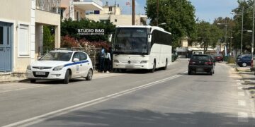 Άγρια συμπλοκή οδηγών αυτοκινήτου και λεωφορείου των ΚΤΕΛ… για μία κόρνα