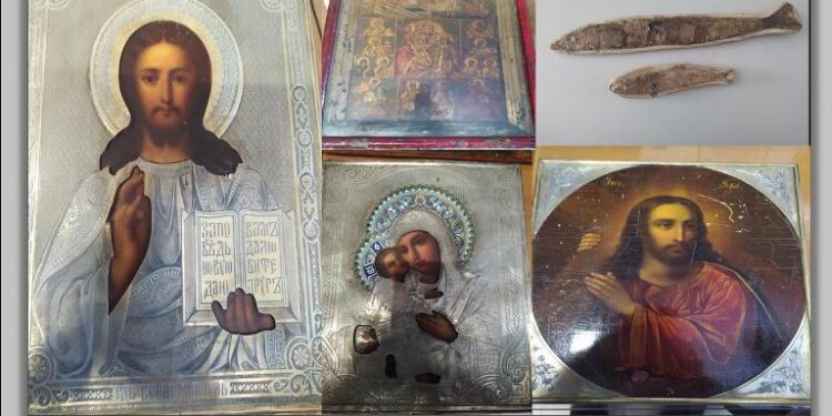 Χειροπέδες σε 67χρονη για αρχαιοκαπηλία – Είχε στην κατοχή της αρχαία νομίσματα, μεταβυζαντινές εικόνες και απολιθώματα