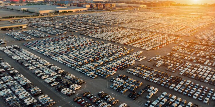 Πώς σχεδιάζει ο Τραμπ να ελαφρύνει το βάρος των δασμών στα αυτοκίνητα