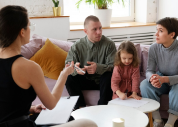 Τα 7 πράγματα που κάνουν οι γονείς και οδηγούν τα παιδιά τους να νιώθουν μονίμως αποτυχημένα