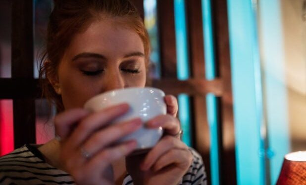 Τα 5 ζεστά ροφήματα που σας βοηθούν να χαλαρώσετε και να κοιμηθείτε καλά