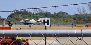 Αεροπειρατεία σε πτήση εσωτερικού – Επιβάτης πυροβόλησε και σκότωσε τον δράστη