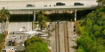 Φλόριντα: Συνετρίβη μικρό αεροσκάφος δίπλα σε πολυσύχναστο δρόμο