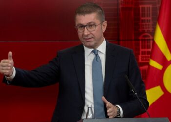 Ο Μίτσκοσκι εξακολουθεί να μιλά περί «ανεπίλυτου μακεδονικού ζητήματος»