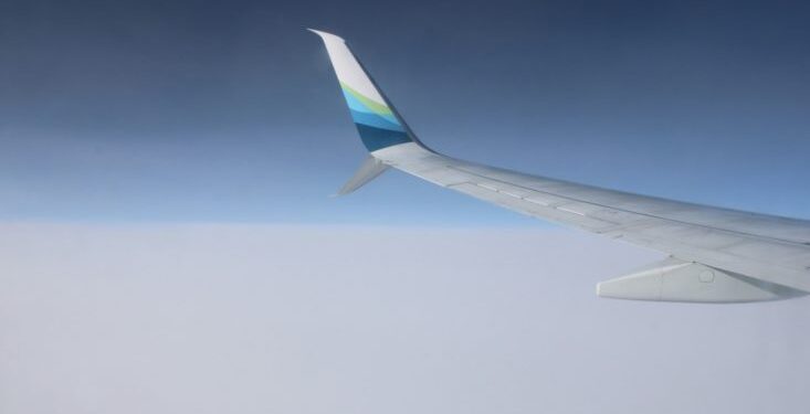 Πρόβλημα σε κινητήρα Boeing 737 εν πτήσει – Σε εξέλιξη έρευνα από την FAA