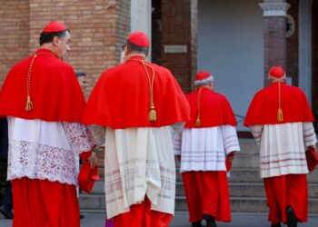 Πάπας Φραγκίσκος: Οι Καρδινάλιοι συγκεντρώνονται στη Ρώμη για να εκλέξουν διάδοχο