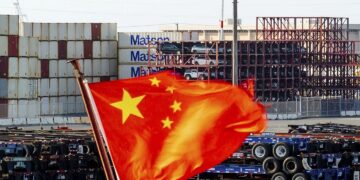 Εμπορικός πόλεμος ΗΠΑ-Κίνας: Μπορεί το Πεκίνο να αντιμετωπίσει ταυτόχρονα τον αποπληθωρισμό και τους δασμούς του Τραμπ;