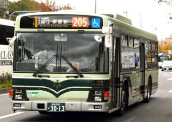 Οδηγός λεωφορείου έχασε εφάπαξ 73.000 ευρώ επειδή έκλεψε… 6 ευρώ