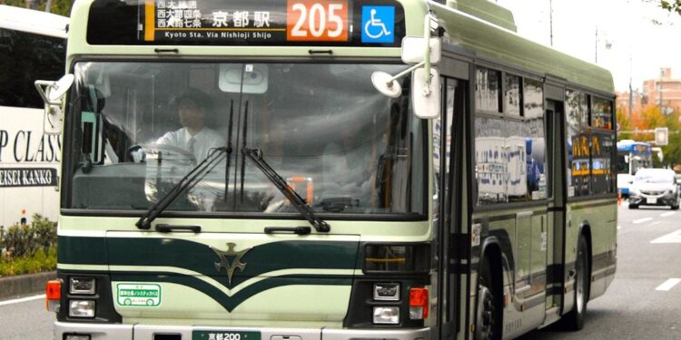 Οδηγός λεωφορείου έχασε εφάπαξ 73.000 ευρώ επειδή έκλεψε… 6 ευρώ