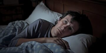 Το σύμπτωμα της άνοιας που μπορεί να εμφανιστεί τη νύχτα και να είναι «δύσκολα διαχειρίσιμο», σύμφωνα με ειδικούς