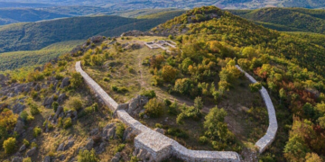 Ανακαλύφθηκε ρωμαϊκό ιερό 1.700 ετών κατά τις ανασκαφές σε ιστορικό κάστρο