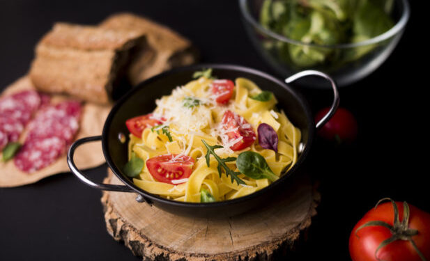 Εκπληκτική συνταγή από σεφ για νόστιμο πιάτο ζυμαρικών με έμπνευση από τις «μπλε ζώνες» της μακροζωίας