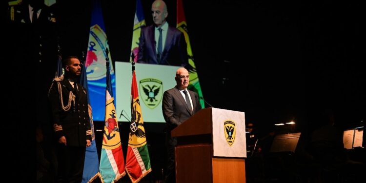 «Για να επιβιώσει η Ελλάδα πρέπει να τα αλλάξουμε όλα»