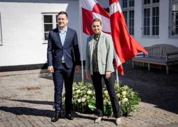 Γροιλανδία: Συμφώνησαν να ενισχύσουν τους δεσμούς τους ως απάντηση στον Τραμπ