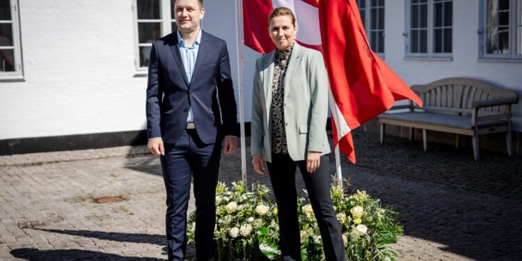 Γροιλανδία: Συμφώνησαν να ενισχύσουν τους δεσμούς τους ως απάντηση στον Τραμπ