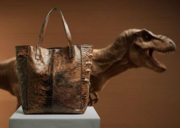 Θα φορούσατε ρούχα και θα χρησιμοποιούσατε τσάντες από δέρμα… Τυραννόσαυρου;