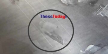 Θεσσαλονίκη: «Χτύπησε» ξανά ο διαρρήκτης που μπαίνει σε επιχειρήσεις… μπουσουλώντας