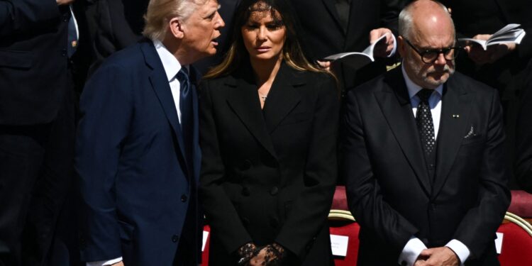 Η κηδεία του Πάπα και τα γενέθλια της Μελάνια Τραμπ