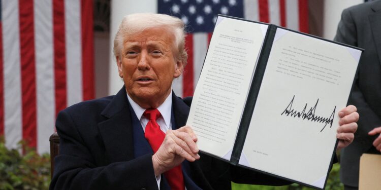 Ο αμερικανικός «αητός» και οι «κότες» της Ευρώπης