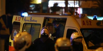 Ξυλοκόπησαν 39χρονο μπροστά στον ανήλικο γιο του