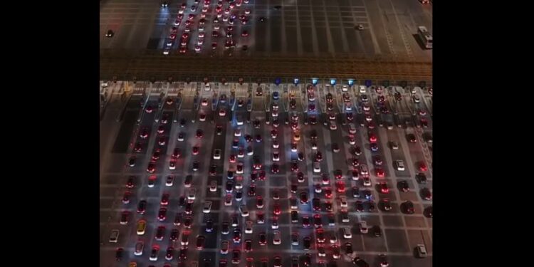 Δείτε βίντεο από την Αθηνών – Κορίνθου με τα ακινητοποιημένα αυτοκίνητα