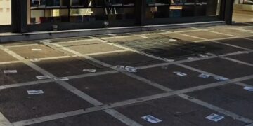 Επεισόδια σε βιβλιοπωλείο κατά τη διάρκεια εκδήλωσης για τα Τέμπη – «Έξω οι αλήτες»