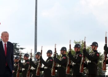 Να γίνει Συρία ή Λιβύη