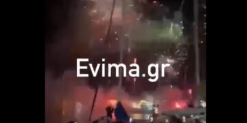 Με καΐκι έφτασε το Άγιο Φως στο λιμάνι της Καρύστου – ΒΙΝΤΕΟ