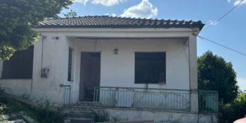 Φάρσαλα: Δόκιμος πυροσβέστης ο 19χρονος που καταπλακώθηκε από τοίχο