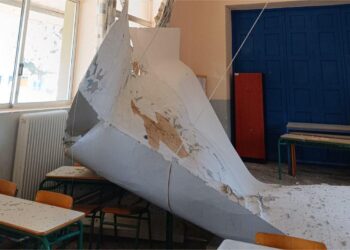 Φιλιατρά: Έπεσε μεγάλο τμήμα της οροφής σε αίθουσα στο 1ο Δημοτικό Σχολείο