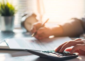 Ποιες θα μπουν στον «αυτόματο» και ποιοι θα «κερδίσουν» έκπτωση 6% στον φόρο εισοδήματος