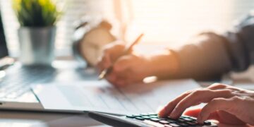 Ποιες θα μπουν στον «αυτόματο» και ποιοι θα «κερδίσουν» έκπτωση 6% στον φόρο εισοδήματος