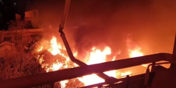 Δείτε βίντεο από την πυρκαγιά στο παλαιό εργοστάσιο της Εριουργίας