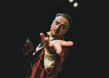 Γίνεται ο απατεώνας «Φιάκας» στο θέατρο «Απο Μηχανής»