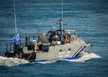 Ρυμουλκήθηκε στον Λακωνικό Κόλπο το φορτηγό πλοίο που έπλεε ακυβέρνητο λόγω βλάβης