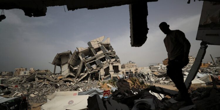 «Επαγγελματικά σφάλματα» οδήγησαν στον θάνατο 15 Παλαιστινίων νοσηλευτών στην Γάζα