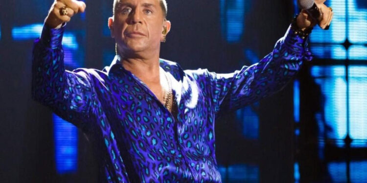 Το νέο του music video με τίτλο «Ανάσα» μόλις κυκλοφόρησε