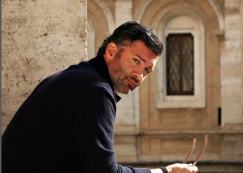 «Τα ναρκωτικά βοηθούσαν για να αντέξω – Παραιτήθηκα για να μη χαθώ»