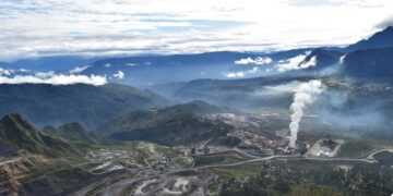 Διαδηλώτριες έκαψαν τις εγκαταστάσεις κινεζικής εταιρείας εξόρυξης ζιρκονίου