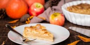 Πάσχα 2025: Συνταγή για νηστίσιμη μηλόπιτα