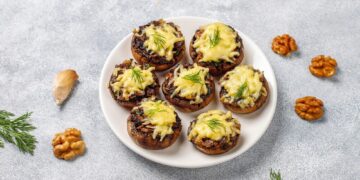 Συνταγή για μανιτάρια γεμιστά με τυρί και φρέσκο άνηθο