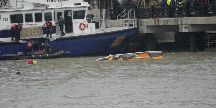 Συνετρίβη ελικόπτερο στον ποταμό Χάντσον (βίντεο)