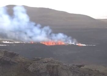 Έκρηξη ηφαιστείου στην Ισλανδία: Απομακρύνθηκαν τουρίστες και κάτοικοι