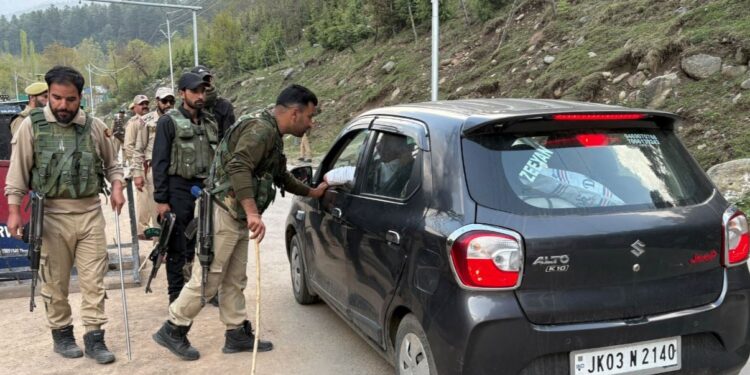 Τουλάχιστον 24 νεκροί ο μέχρι τώρα απολογισμός από επίθεση ενόπλων στο ινδικό Κασμίρ
