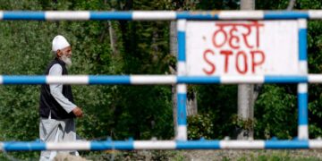 Η Ινδία κλείνει άμεσα τα σύνορα με το Πακιστάν μετά την επίθεση σε τουρίστες στο Κασμίρ