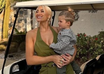 Πάσχα με τον μικρό Πάρη- Πού απολαμβάνει τις διακοπές της