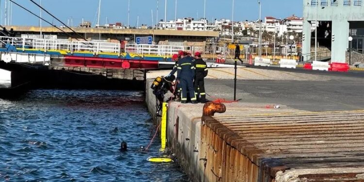 Νεκρός οδηγός αυτοκινήτου που έπεσε στο λιμάνι του Ηρακλείου
